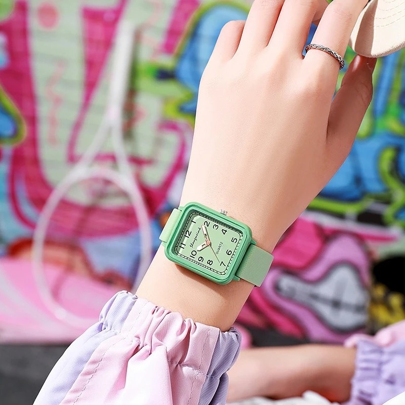 Fashion Rectangle Dial Ladies  - Silicone Band Women 评论和价格